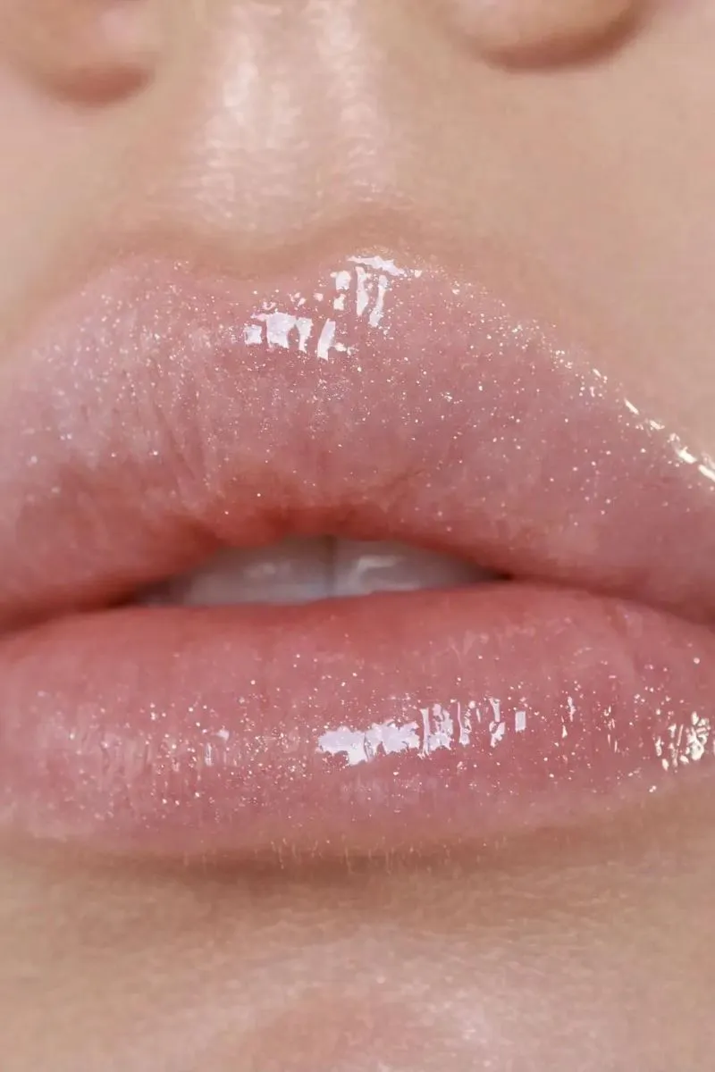Glow Getter Hydrating Lip Oil in Champagne Kiss