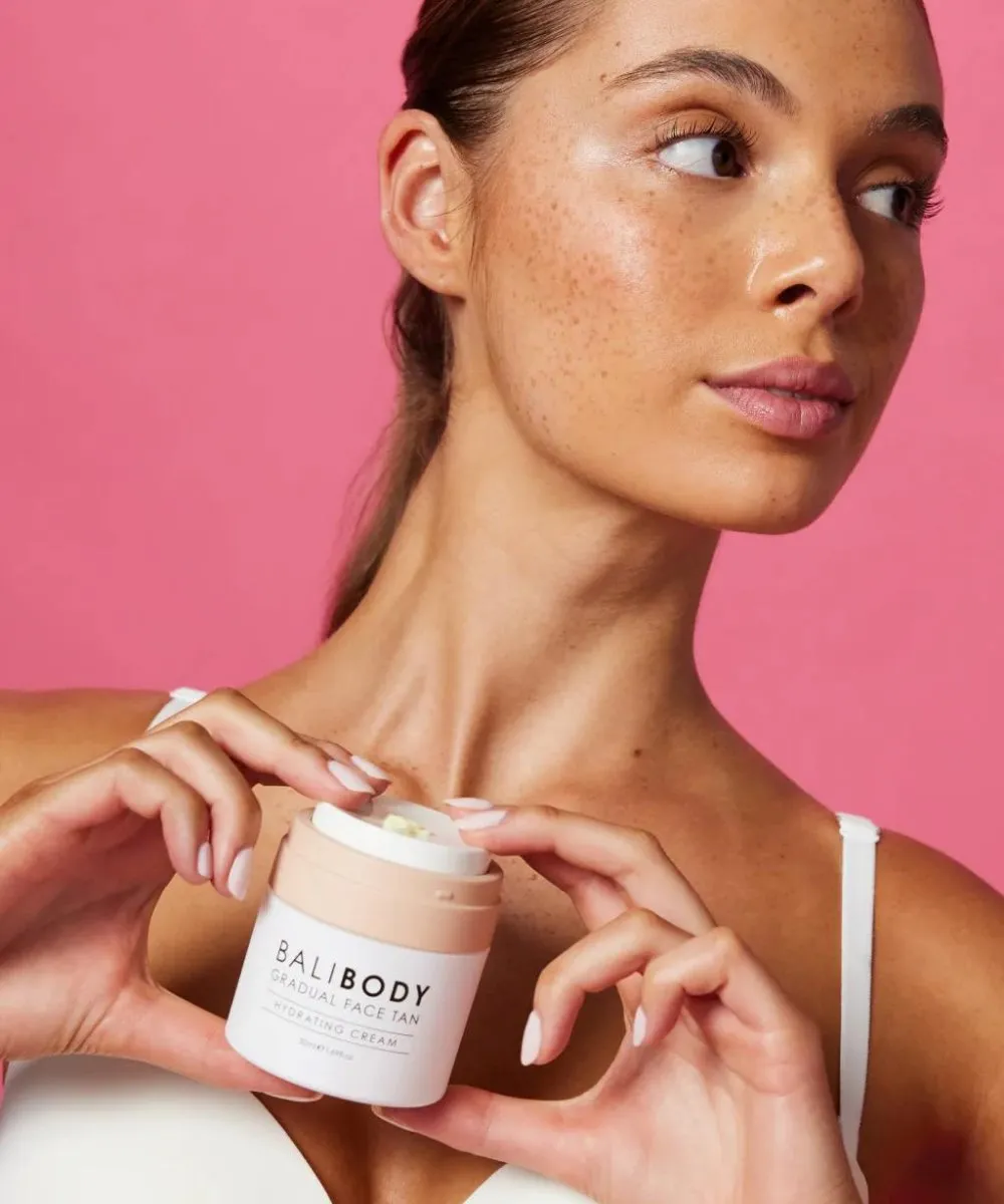 Gradual Face Tan
